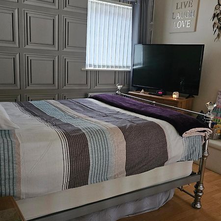 Open Planned Apartment Биркенхед Екстериор снимка