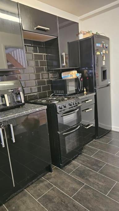 Open Planned Apartment Биркенхед Екстериор снимка